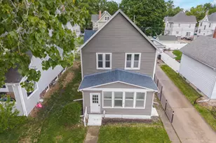609 E Water St, Pontiac, IL 61764 - Photo 3