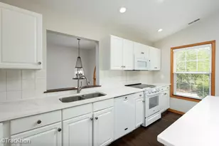 321 Kresswood Dr, West Chicago, IL 60185 - Photo 5