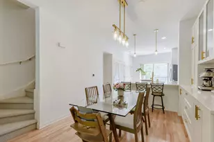 1219 W Grenshaw St, Chicago, IL 60607 - Photo 9