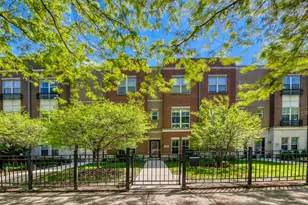 1219 W Grenshaw St, Chicago, IL 60607 - Photo 1