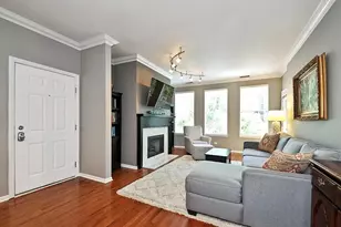 301 W Scott St, Chicago, IL 60610 - Photo 3