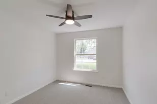 1129 N Red Oak Cir, Round Lake Beach, IL 60073 - Photo 11