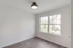 1129 N Red Oak Cir, Round Lake Beach, IL 60073 - Photo 5