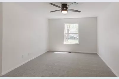 1129 N Red Oak Circle #2, Round Lake Beach, IL 60073 - Photo 13