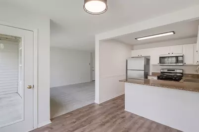 1129 N Red Oak Circle #2, Round Lake Beach, IL 60073 - Photo 7