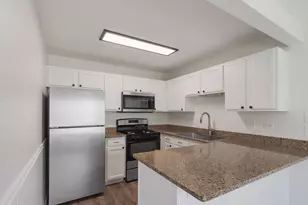 1129 N Red Oak Cir, Round Lake Beach, IL 60073 - Photo 9