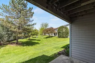 1129 N Red Oak Cir, Round Lake Beach, IL 60073 - Photo 15