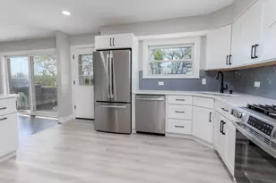 8800 Dee Rd, Des Plaines, IL 60016 - Photo 7
