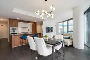 211 N Harbor Dr, Chicago, IL 60601 - Photo 3