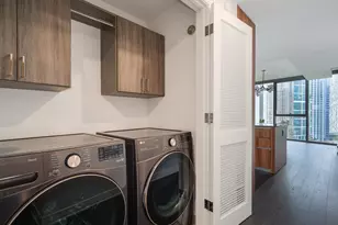 211 N Harbor Dr, Chicago, IL 60601 - Photo 21