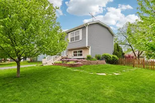 3085 Timber Hill Ln, Aurora, IL 60504 - Photo 3