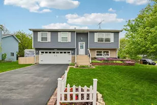 3085 Timber Hill Ln, Aurora, IL 60504 - Photo 1