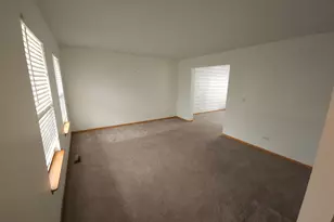 318 Zinnia Dr, Romeoville, IL 60446 - Photo 9