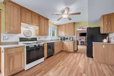 6806 Prairieview Avenue, Woodridge, IL 60517 - Photo 11