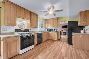 6806 Prairieview Ave, Woodridge, IL 60517 - Photo 11