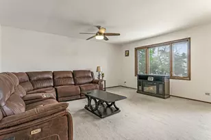 119 Garland Ct, Glendale Heights, IL 60139 - Photo 3