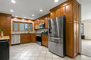 119 Garland Ct, Glendale Heights, IL 60139 - Photo 9