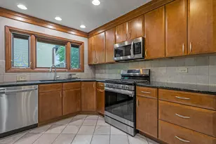 119 Garland Ct, Glendale Heights, IL 60139 - Photo 7