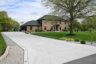 36W338 Mckay Dr, Saint Charles, IL 60175 - Photo 3