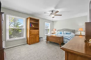 75 Wildwood Dr, Roselle, IL 60172 - Photo 9