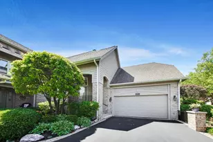 11171 Edgebrook Ln, Indian Head Park, IL 60525 - Photo 1