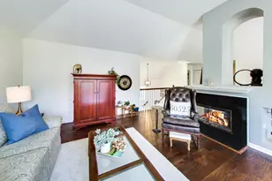 11171 Edgebrook Ln, Indian Head Park, IL 60525 - Photo 5