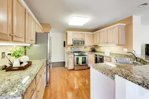 11171 Edgebrook Ln, Indian Head Park, IL 60525 - Photo 9