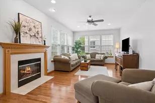2304 Sarazen Dr, Vernon Hills, IL 60061 - Photo 9
