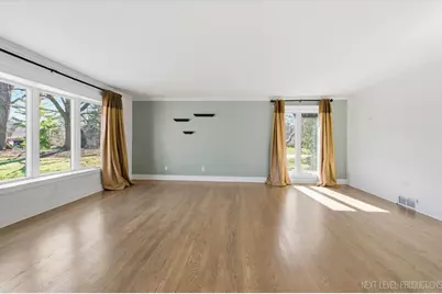 980 Persimmon Court, Saint Charles, IL 60174 - Photo 5