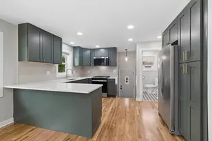 10849 S Christiana Ave, Chicago, IL 60655 - Photo 9
