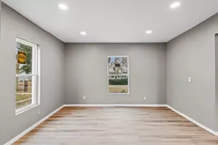 242 E Pine St, Paxton, IL 60957 - Photo 11