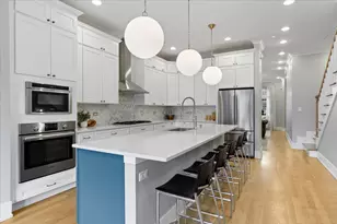 3510 W Melrose St, Chicago, IL 60618 - Photo 13
