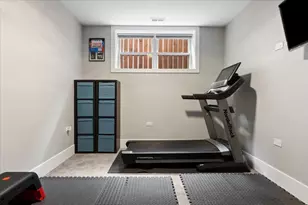 3510 W Melrose St, Chicago, IL 60618 - Photo 39