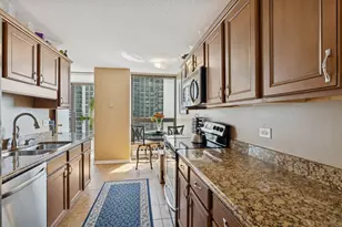 360 E Randolph St, Chicago, IL 60601 - Photo 7