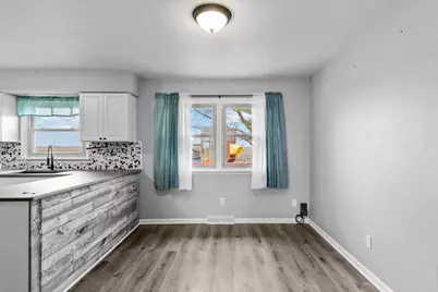 212 N 7th Street, Cissna Park, IL 60924 - Photo 9