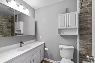 212 N 7th St, Cissna Park, IL 60924 - Photo 21