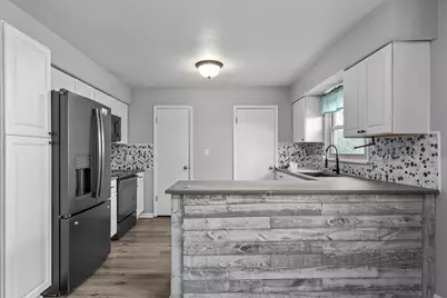 212 N 7th Street, Cissna Park, IL 60924 - Photo 11