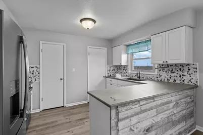 212 N 7th Street, Cissna Park, IL 60924 - Photo 13