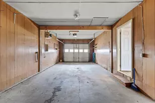 212 N 7th St, Cissna Park, IL 60924 - Photo 27