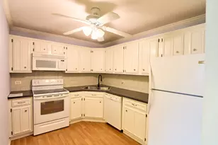 2000 St Regis Dr, Lombard, IL 60148 - Photo 7
