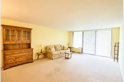 2000 Saint Regis Drive #1B, Lombard, IL 60148 - Photo 3