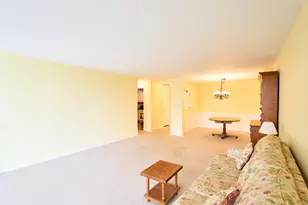 2000 St Regis Dr, Lombard, IL 60148 - Photo 5