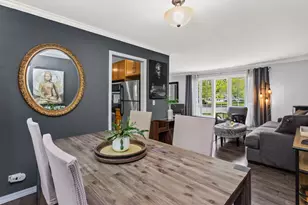 228 N Walnut Ln, Schaumburg, IL 60194 - Photo 7