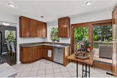 228 N Walnut Lane, Schaumburg, IL 60194 - Photo 5