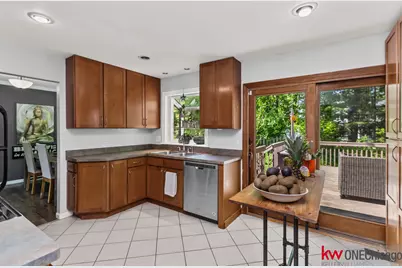 228 N Walnut Lane, Schaumburg, IL 60194 - Photo 9
