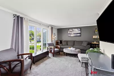 228 N Walnut Lane, Schaumburg, IL 60194 - Photo 5