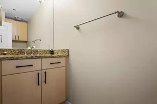 33 W Huron St, Chicago, IL 60654 - Photo 17