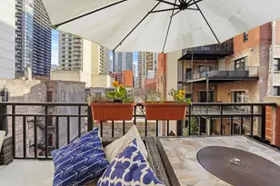 33 W Huron St, Chicago, IL 60654 - Photo 11