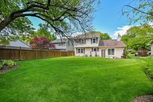 2264 Briarhill Dr, Naperville, IL 60565 - Photo 21