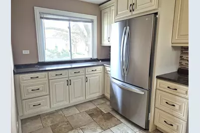 616 Claridge Circle, Hoffman Estates, IL 60169 - Photo 3